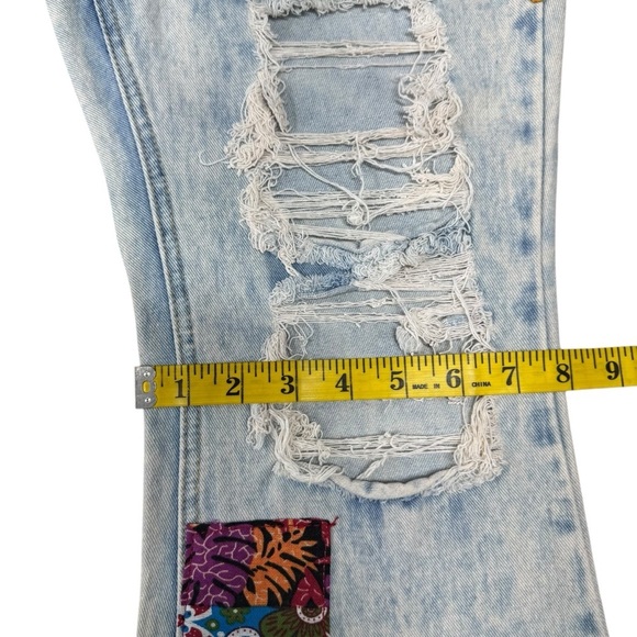 Almost Famous Vintage Flare Jeans Size 9 Blue Acid Wash Patch Distressed - Picture 15 of 16